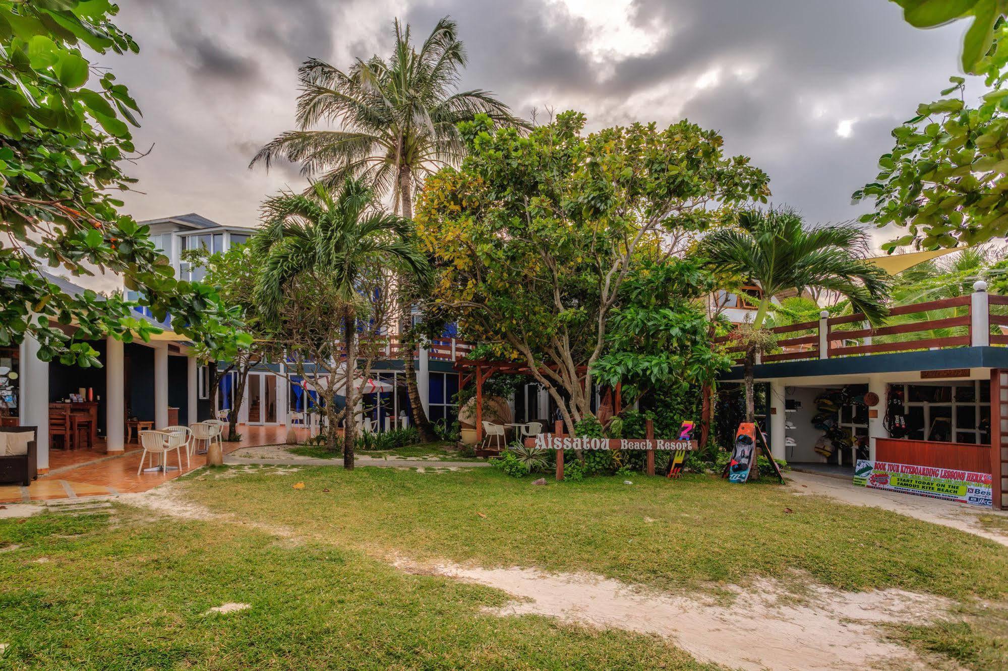 Aissatou Beach Resort Balabag  Εξωτερικό φωτογραφία