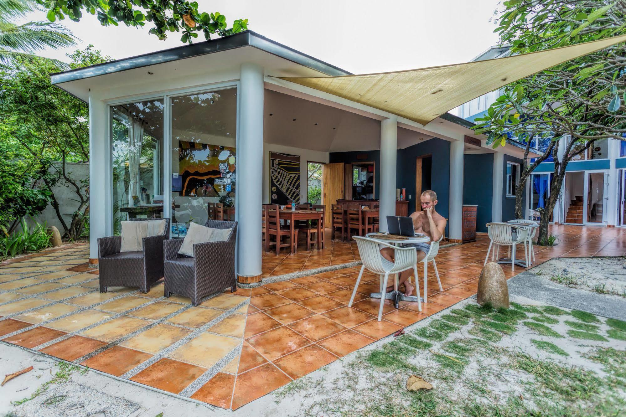 Aissatou Beach Resort Balabag  Εξωτερικό φωτογραφία
